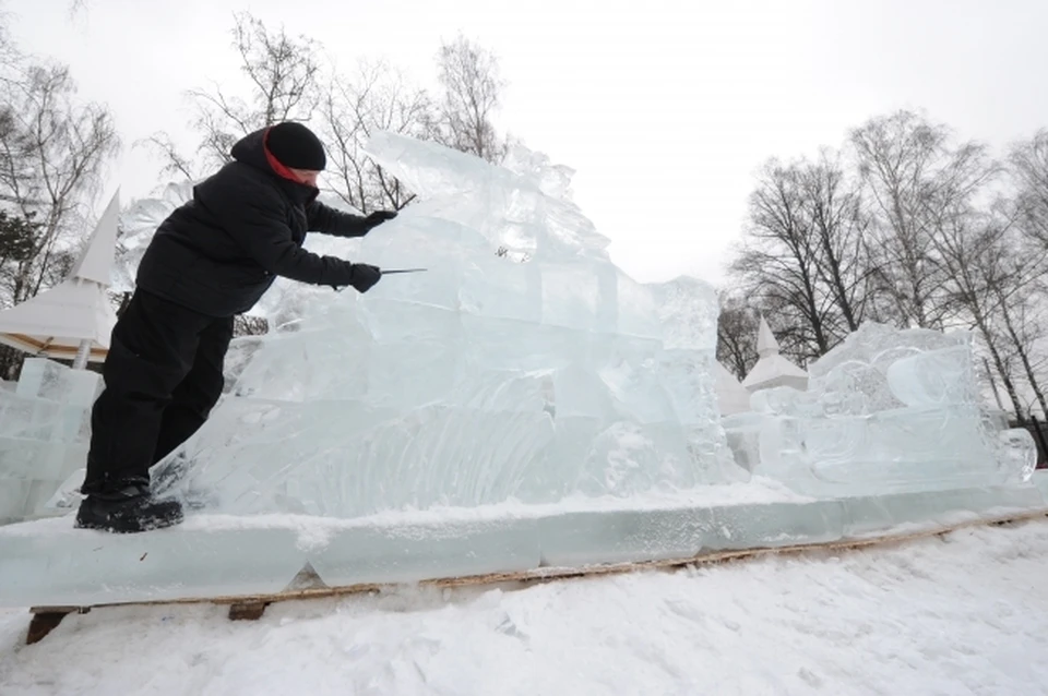 Если внести лед с сильного мороза. Ледяная галерея. Резка льда. Полярная звезда Шестаковский парк. Резка по льду Китай фото.