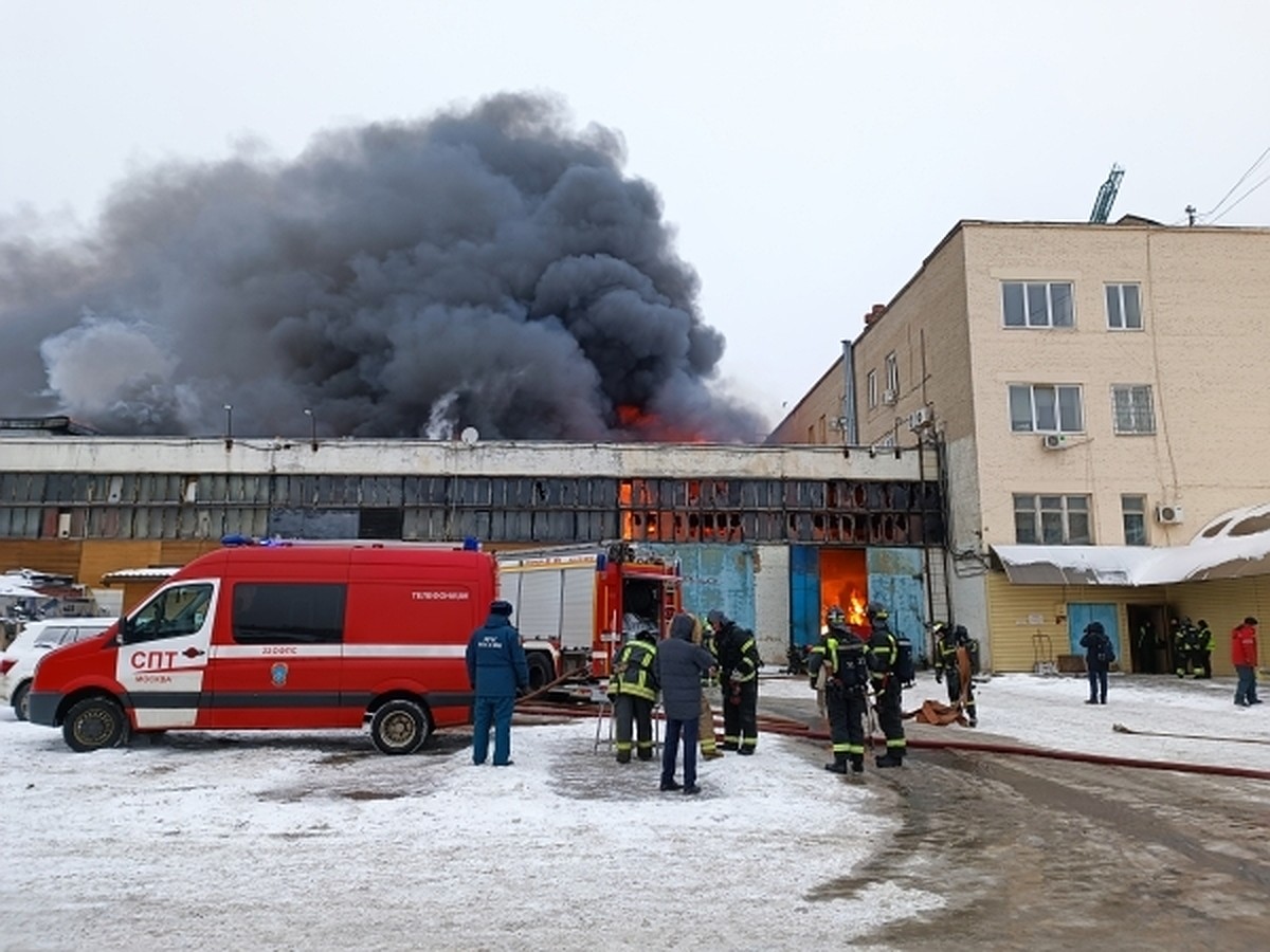 Пожар в торговом комплексе поселка Хор 25 декабря 2023: причины,  пострадавшие, что произошло - KP.RU