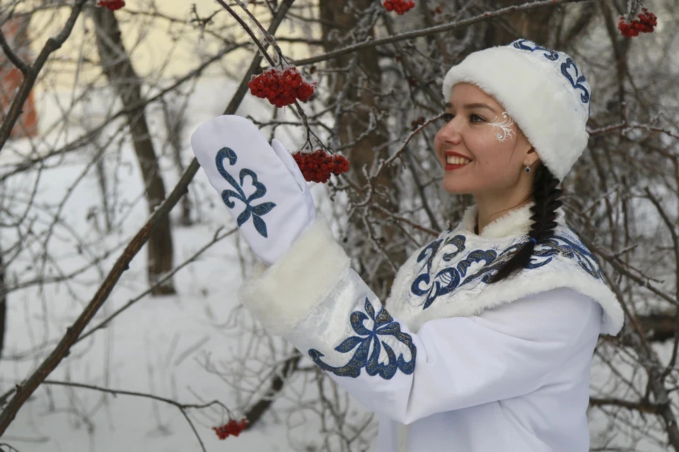 Всем Снегурочкам в новогоднюю ночь мы рекомендуем одеться потеплее!