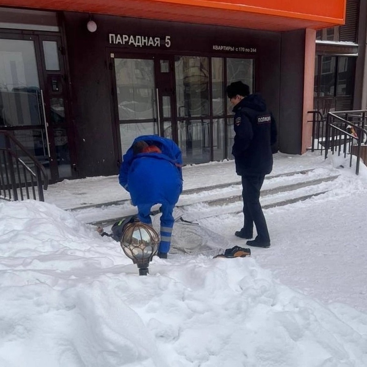 Господи, у нас труп»: в Челябинске мужчина разбился насмерть после падения  с многоэтажки - KP.RU