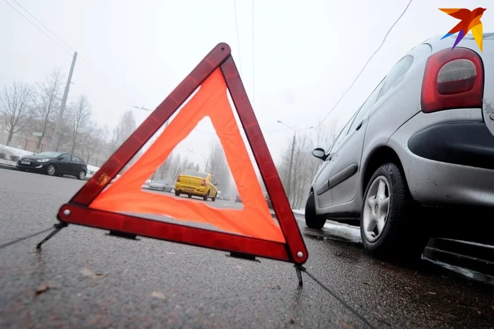 Водитель Mercedes-Benz уснул за рулем и врезался в грузовик в Кобринском районе. Снимок носит иллюстративный характер.