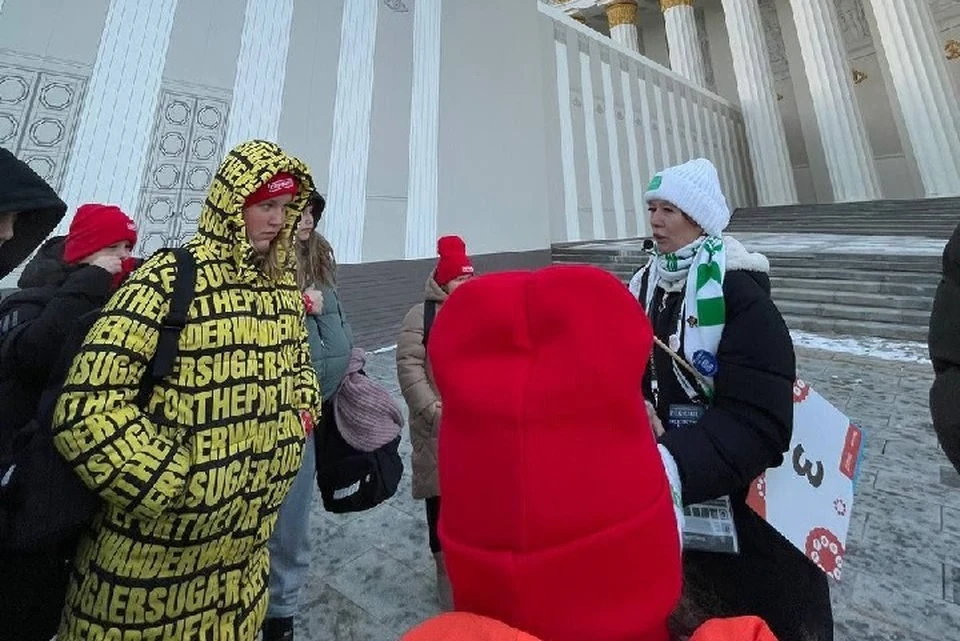 Дети посетили крупнейший экспозиционный, музейный и рекреационный комплекс в мире - ВДНХ, где сейчас работает международная выставка-форум «Россия». Фото: fond_ZO_DPR