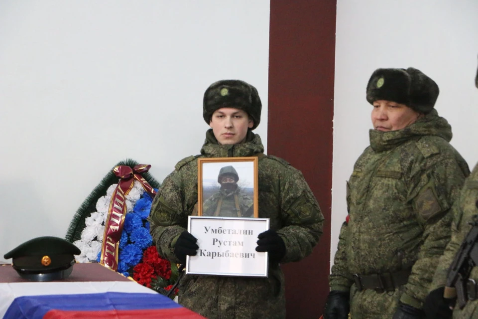 Мужчина трагически погиб при выполнении боевой задачи. Фото: администрация Орска
