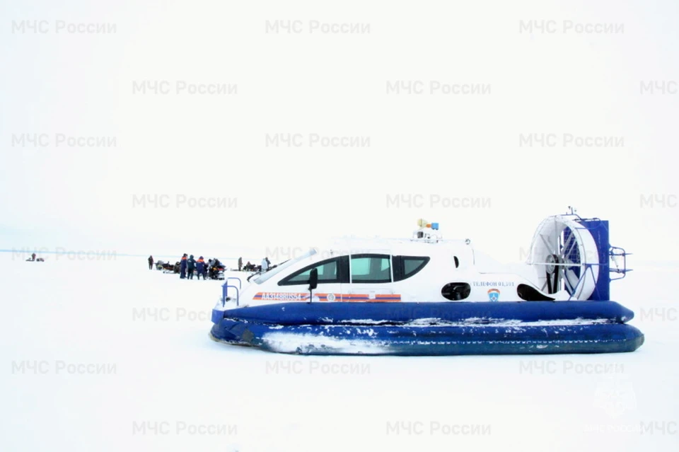 В Новосибирской области выезжать на лед можно только по ледовой переправе (Фото: ГУ МЧС России по Новосибирской области)