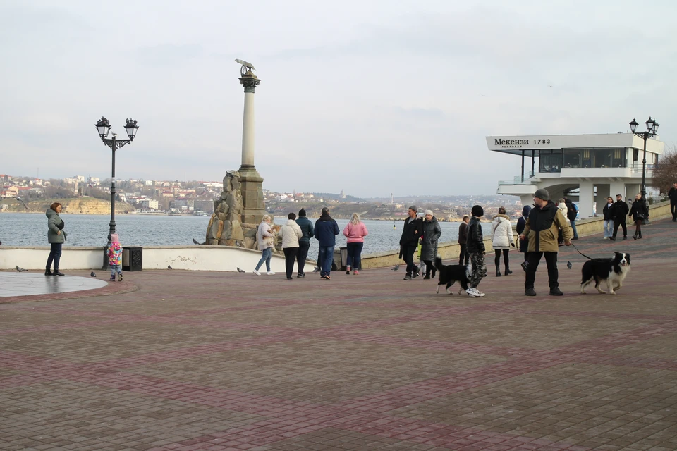 В Севастополе тепло до 11 градусов.