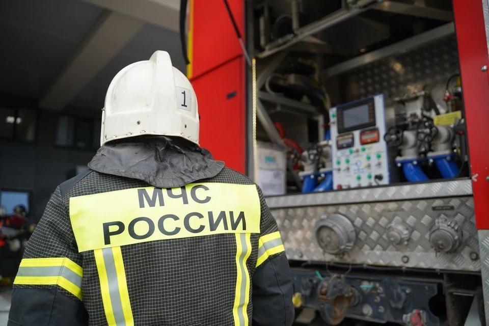 В Новосибирске вспыхнул частный дом в Нижней Ельцовке.