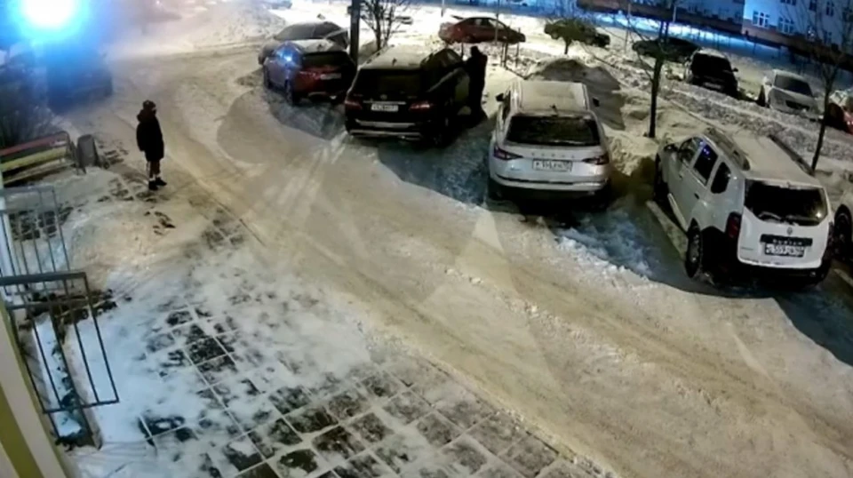 В Калуге с 4-х машин немецкого производства скрутили зеркала