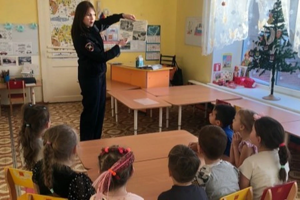 Дети порадовали их тем, что в свои 5-6 лет знают основные правила безопасности. Фото: ГИБДД Свердловской области