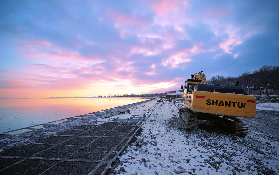 На берегу Азовского моря в Мариуполе реконструируют пляжную зону и набережную