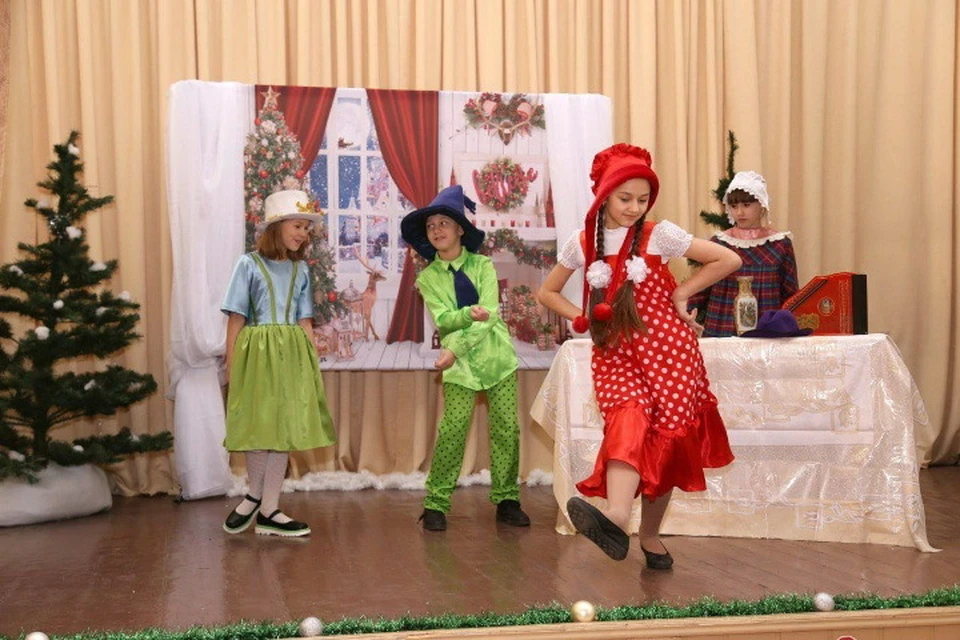 Театры помогают детям показать себя и свои таланты. Фото: ТГ/Толстыкина