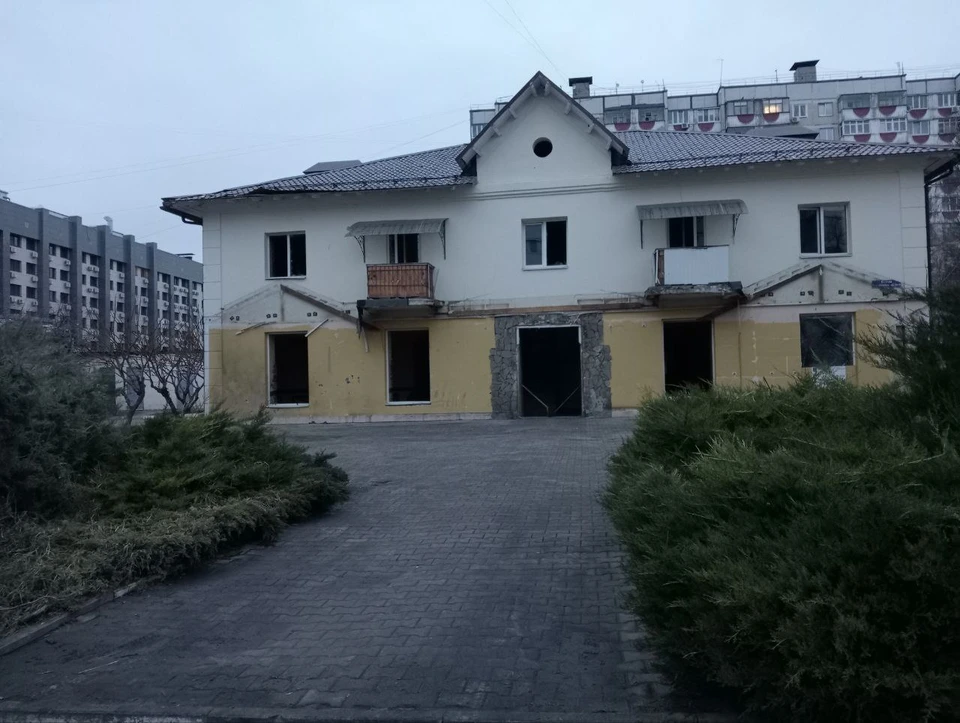 Фасад в пострадавшем от обстрела Белгорода «Потапыче» восстановят на этой неделе.