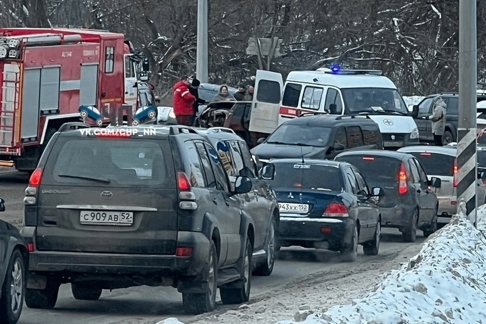 Две полосы в направлении Нижнего Новгорода оказались перекрыты. Фото: ЧП ДТП Нижний Новгород.