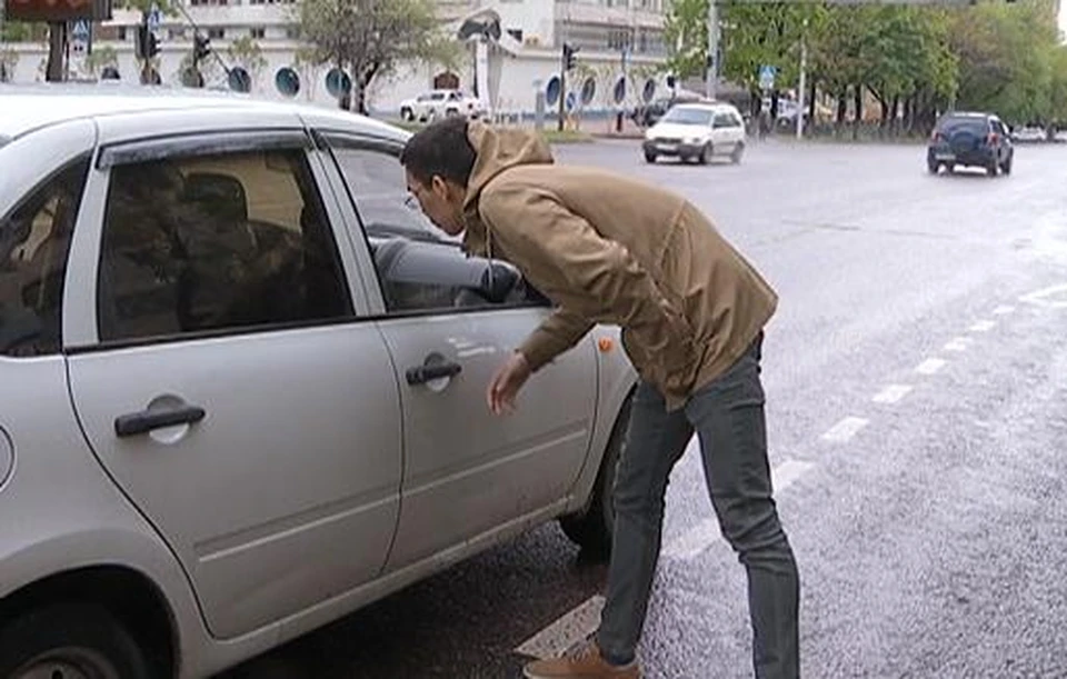 Сотрудники патрульной полиции Жамбылской области получили ориентировку на подозреваемого в угоне Toyota Camry в Алматы.