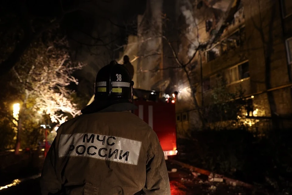 Десять человек спасли из пожара в Хабаровске