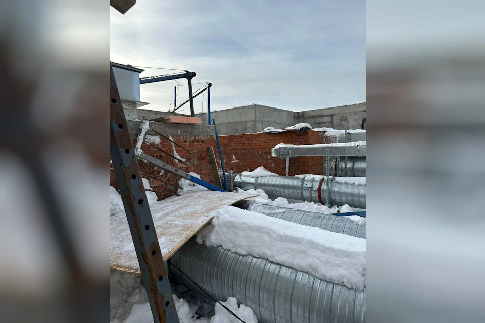 Монтажник упал в вентиляционную шахту с 10 этажа на стройке в Москве