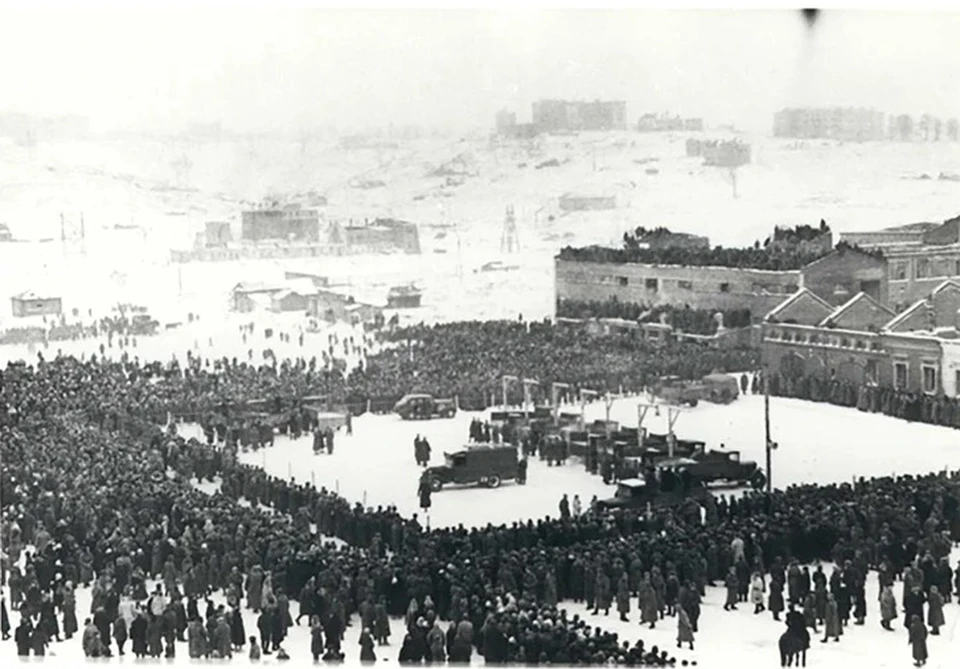 На публичную казнь собрались посмотреть тысячи белорусов. Фото: Архив "КП"