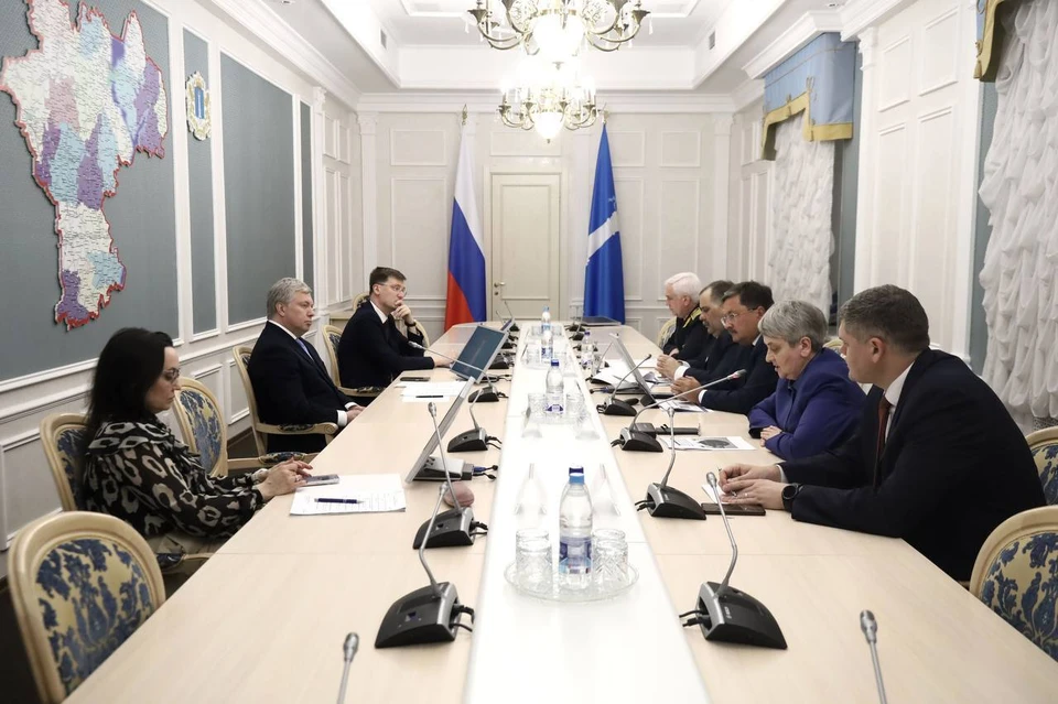 В Ульяновске состоялась встреча губернатора Алексея Русских и руководителей вузов. Фото телеграм-канал Алексея Русских