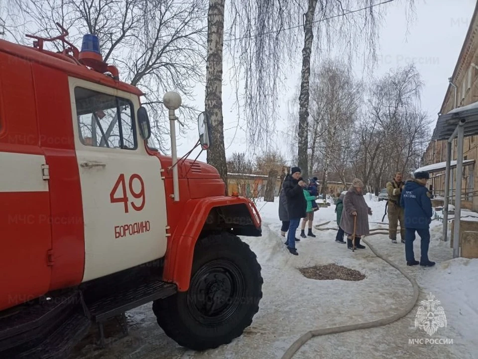 Десятилетних мальчика и девочку спасли из пожара в Киреевском районе Тульской области