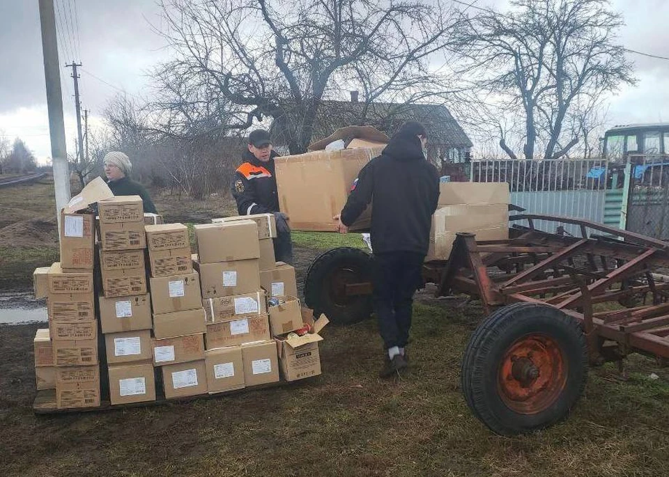 Для жителей села Константиновка в Запорожской области привезли гуманитарную помощь. ФОТО: администрация Пологовского района