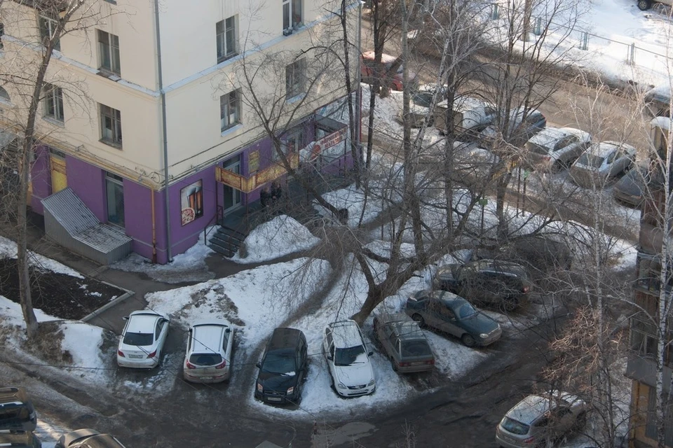 Коммерческие структуры принимают снег от других частников по 200 рублей за тонну, а городской снег стоит всего 160 рублей.