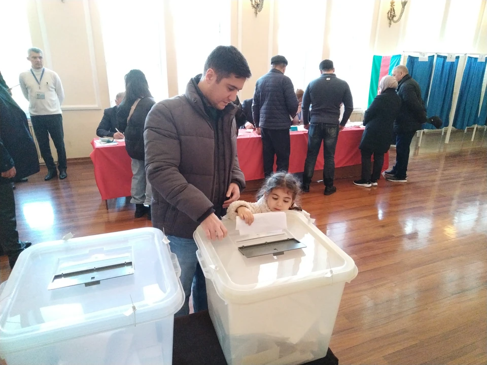 В выборах президента Азербайджана приняли участие более шести с половиной миллионов избирателей.