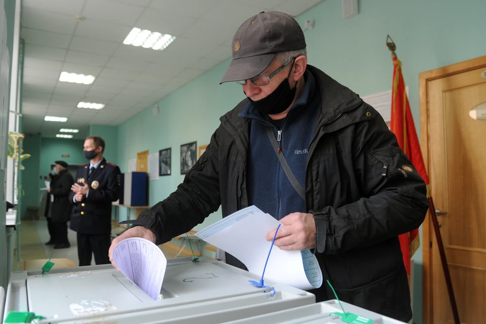30 тысяч жителей Петербурга открепились от своих избирательных участков.
