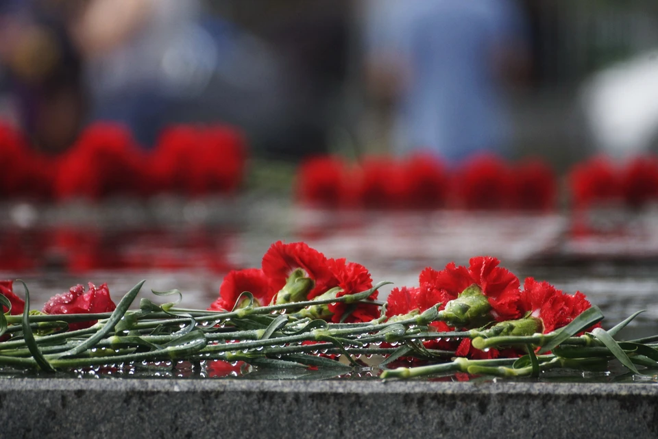 Участники акции возложат цветы к Вечному огню парка имени Фрунзе