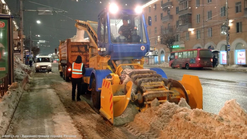 Всю ночь в Рязани чистили дороги и обрабатывали тротуары
