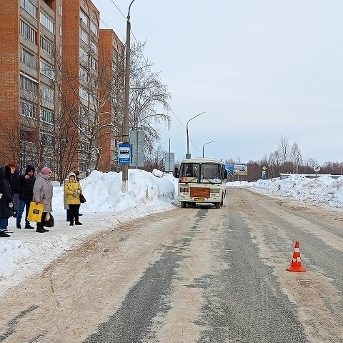 12-летняя девочка попала в больницу после ДТП с легковушкой в Глазове -  KP.RU