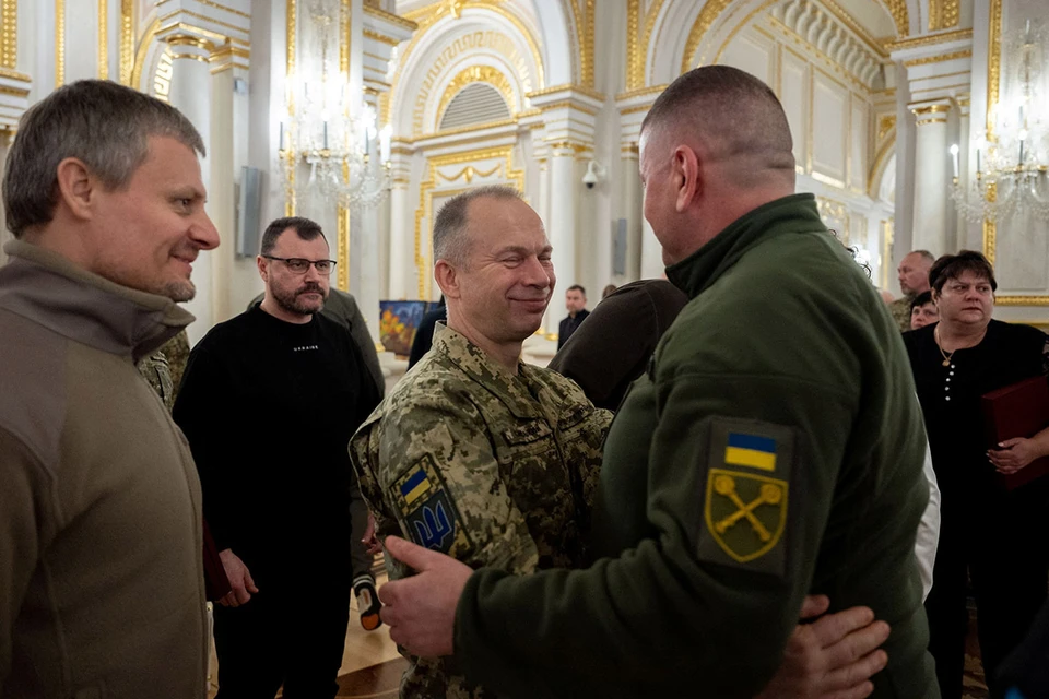 Замена Залужного на Сырского — жесткого и лояльного Зеленскому «серого» генерала – явно не сулит украинцам ничего хорошего.