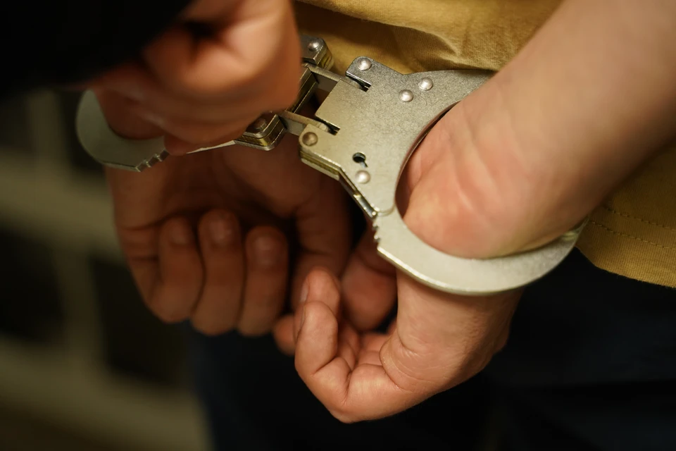 Сейчас подозреваемые находятся под стражей, в их отношении завели уголовные дела