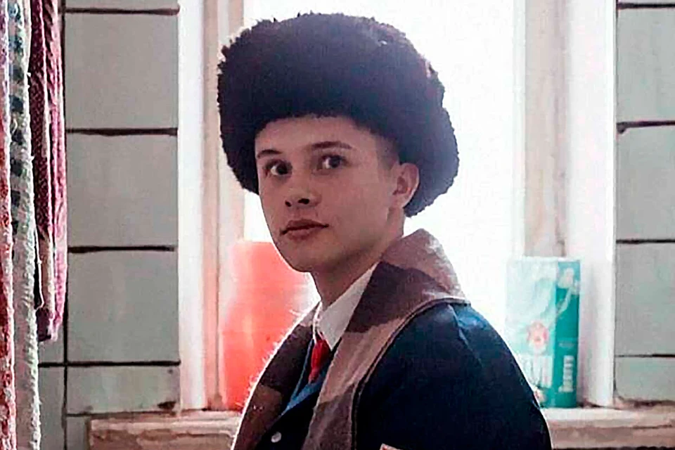 Леон Кемстач сыграл в "Слово пацана" персонажа по кличке "Пальто"