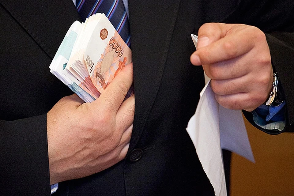 Деньги юрист-ипешник за услуги взял, но ничем женщине так и не помог.