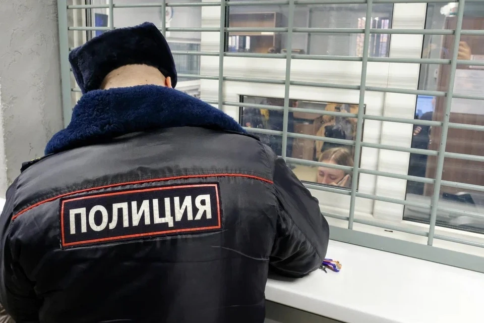 17-летнего подростка изнасиловали в поселке Тайцы.