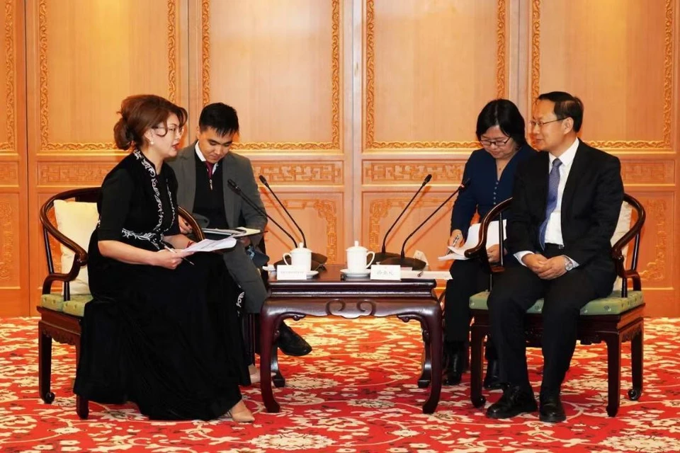 В рамках официального визита в КНР Касым-Жомартом Токаевым и Си Цзиньпином в 2022 году достигнуто соглашение о создании на паритетной основе культурных центров.