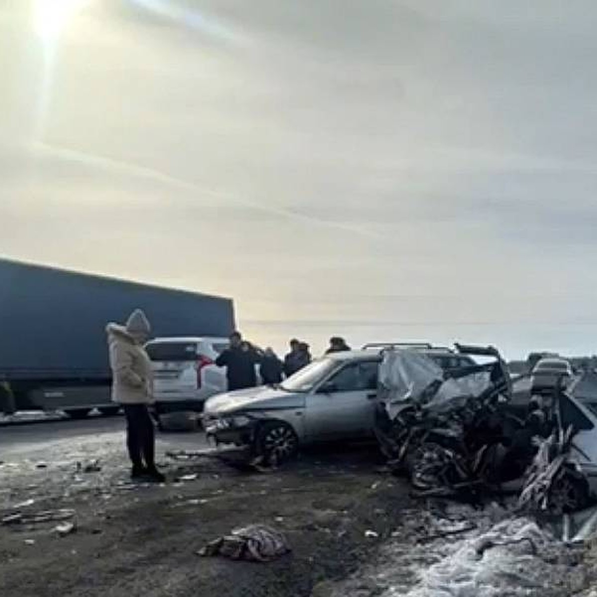 Не доехал до дома: в Челябинской области водитель уснул за рулем, устроил  ДТП с четырьмя машинами и погиб - KP.RU