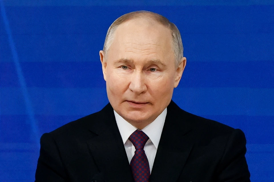 Президент России Владимир Путин выступает с посланием Федеральному собранию 29 февраля в Гостином дворе
