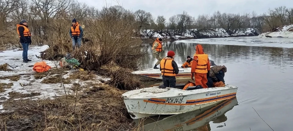 Поиск ребенка, провалившегося по лед в Смоленске возобновили Фото: Водолазная группа «ДобротворецЪ» ВК.