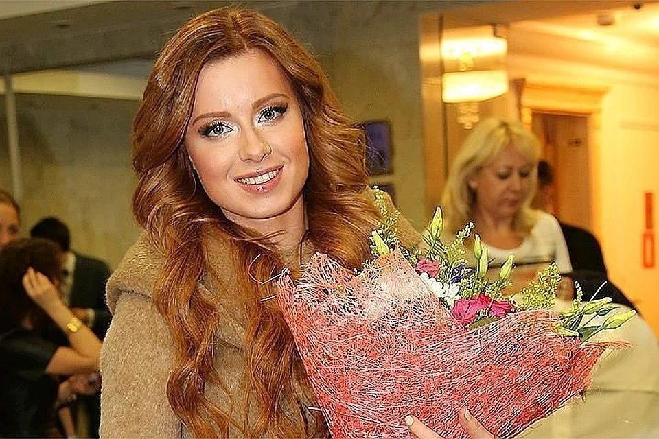 Певица Юлия Савичева заявила, что сама притягивала отношения с абъюзерами