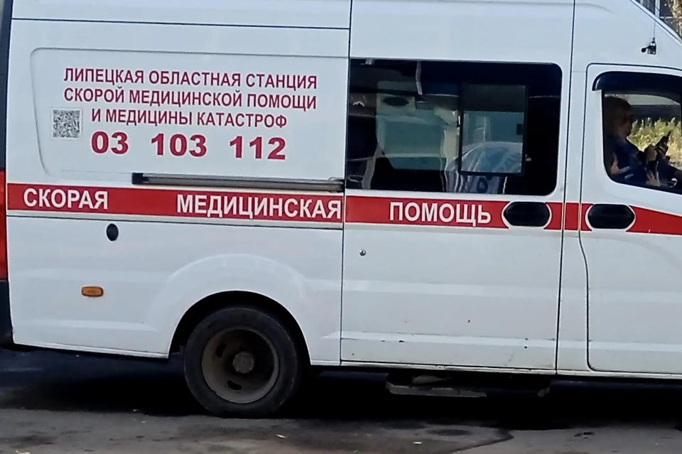 5-летний ребенок из «Шкоды» пострадал в ДТП со столбом на Кривенкова в Липецке