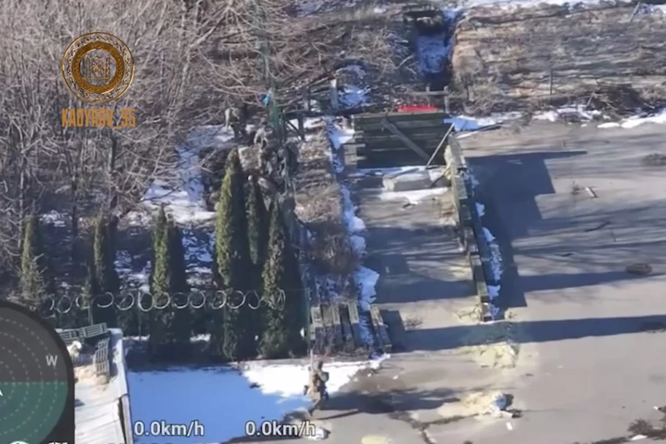 Глава Чеченской республики Рамзан Кадыров опубликовал кадры и высмеял бегущих от госграницы России укранатовцев.