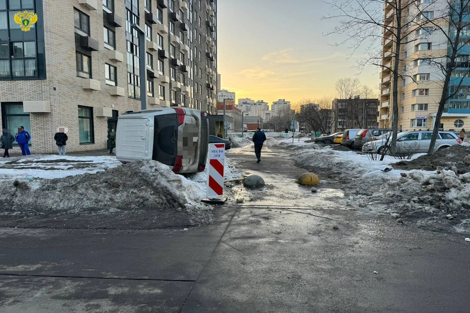 «Мицубиси» не справился с управлением и задавил пешехода на тротуаре в Москве