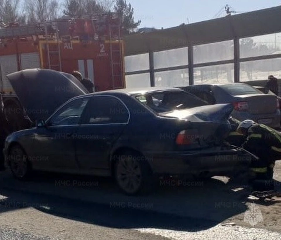 Столкнувшиеся автомобили