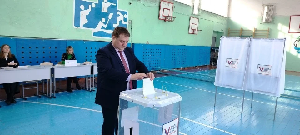 Глава Ульяновска 15 марта проголосовал на выборах Президента России. Фото телеграм-канал Александра Болдакина