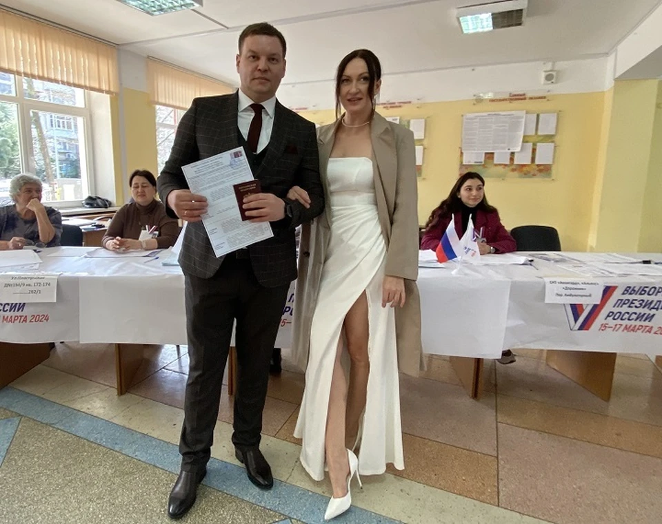 Пара пошла голосовать в день свадьбы