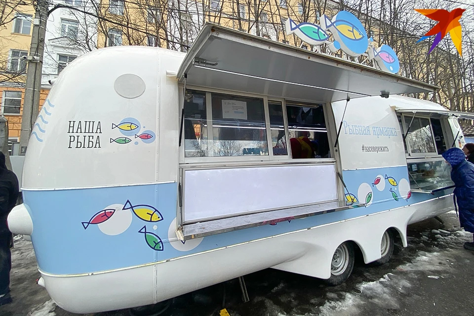 Мобильная ярмарка «Наша рыба» продолжает ездить по Мурманской области. 16 марта она заглянет в Ковдор.