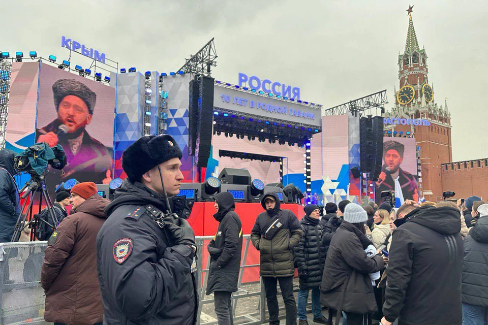 Митинг-концерт прошел на Красной площади вечером 18 марта. Фото: Telegram-канал Ирины Волк.