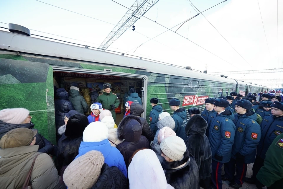 В Кузбассе остановился поезд «Сила в правде». Фото - АПК.