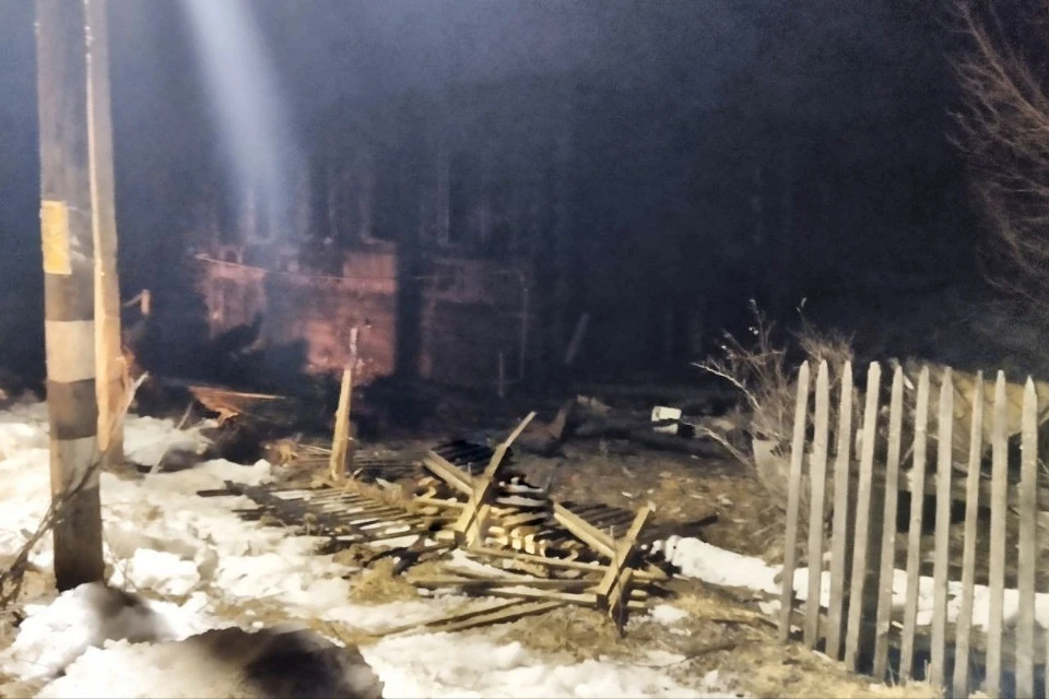 Тело мужчины обнаружили в сгоревшем сельском доме. Фото: СУ СК РФ по Тверской области.