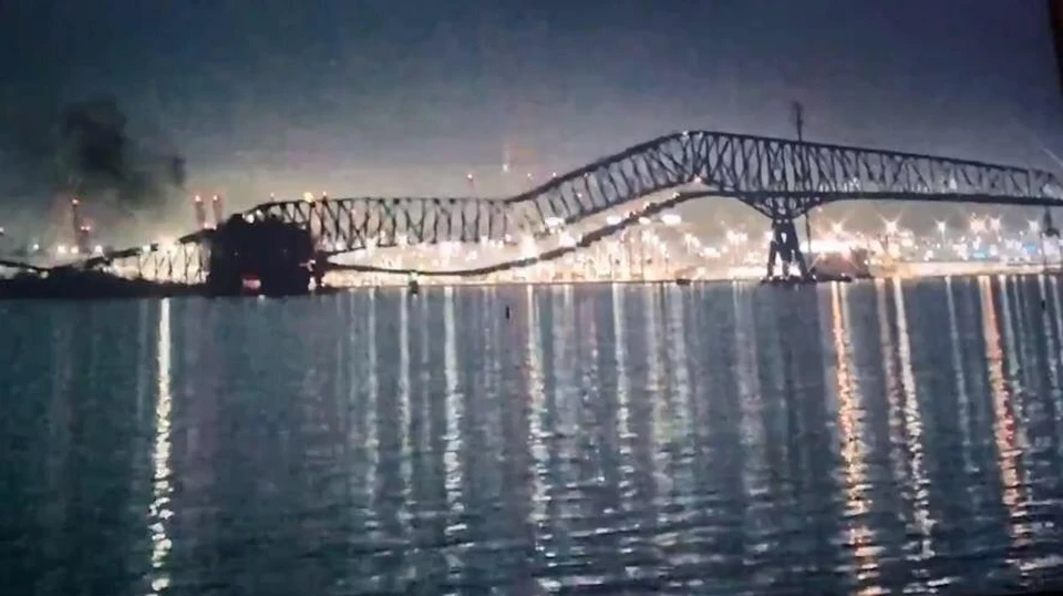 Мост Фрэнсиса Скотта Ки обрушился в Балтиморе. Фото:скриншот видео